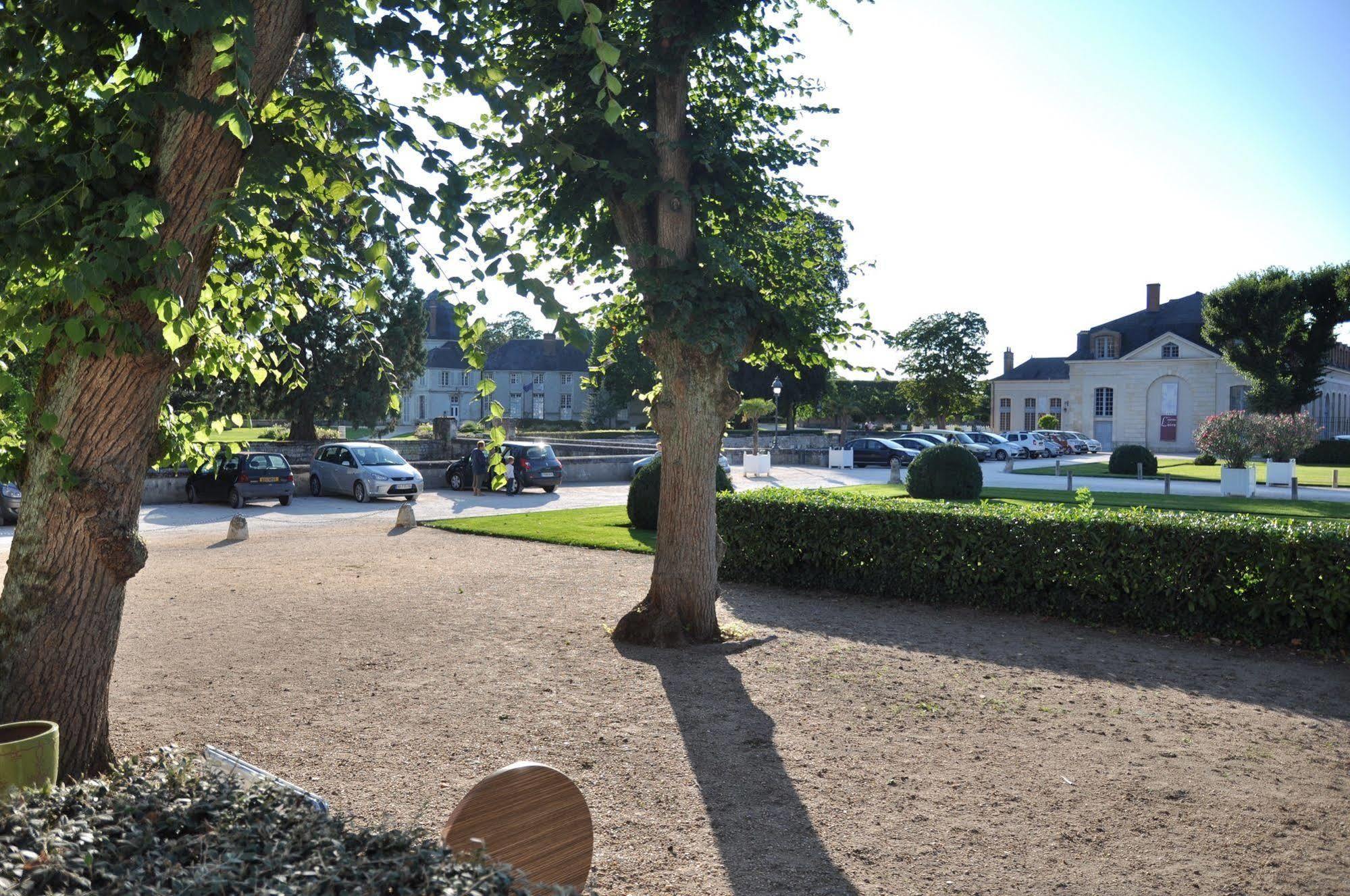 Hotel La Capitainerie Châteauneuf-sur-Loire エクステリア 写真